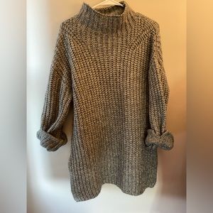 Worthington Gray knit long sweater excellent condition size small